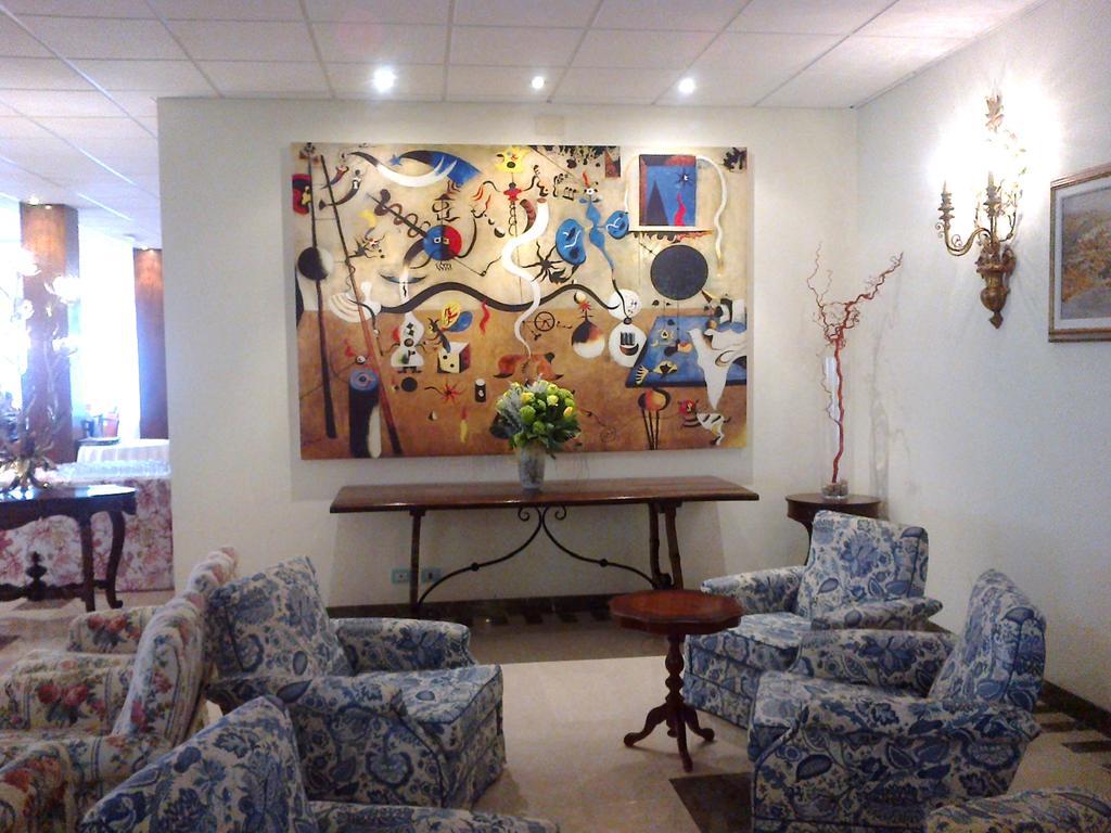 Hotel Broglia ซีร์มิโอเน ภายนอก รูปภาพ