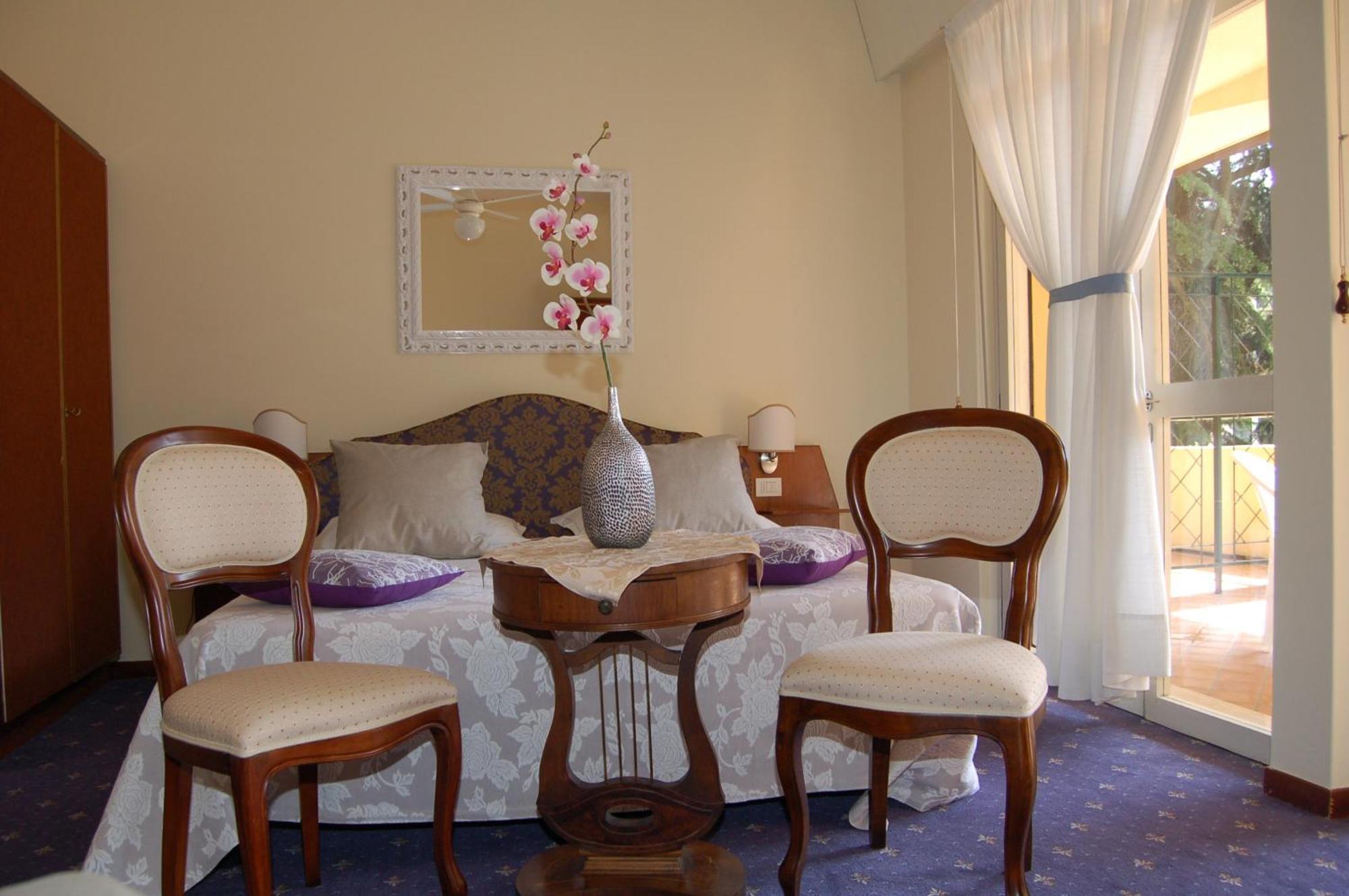 Hotel Broglia ซีร์มิโอเน ภายนอก รูปภาพ