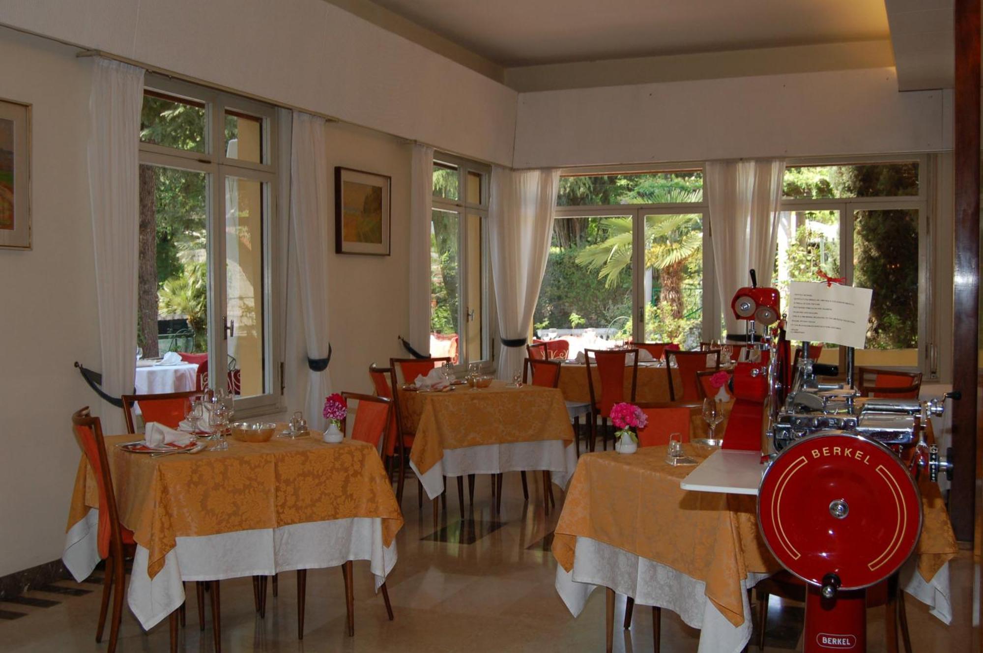 Hotel Broglia ซีร์มิโอเน ภายนอก รูปภาพ