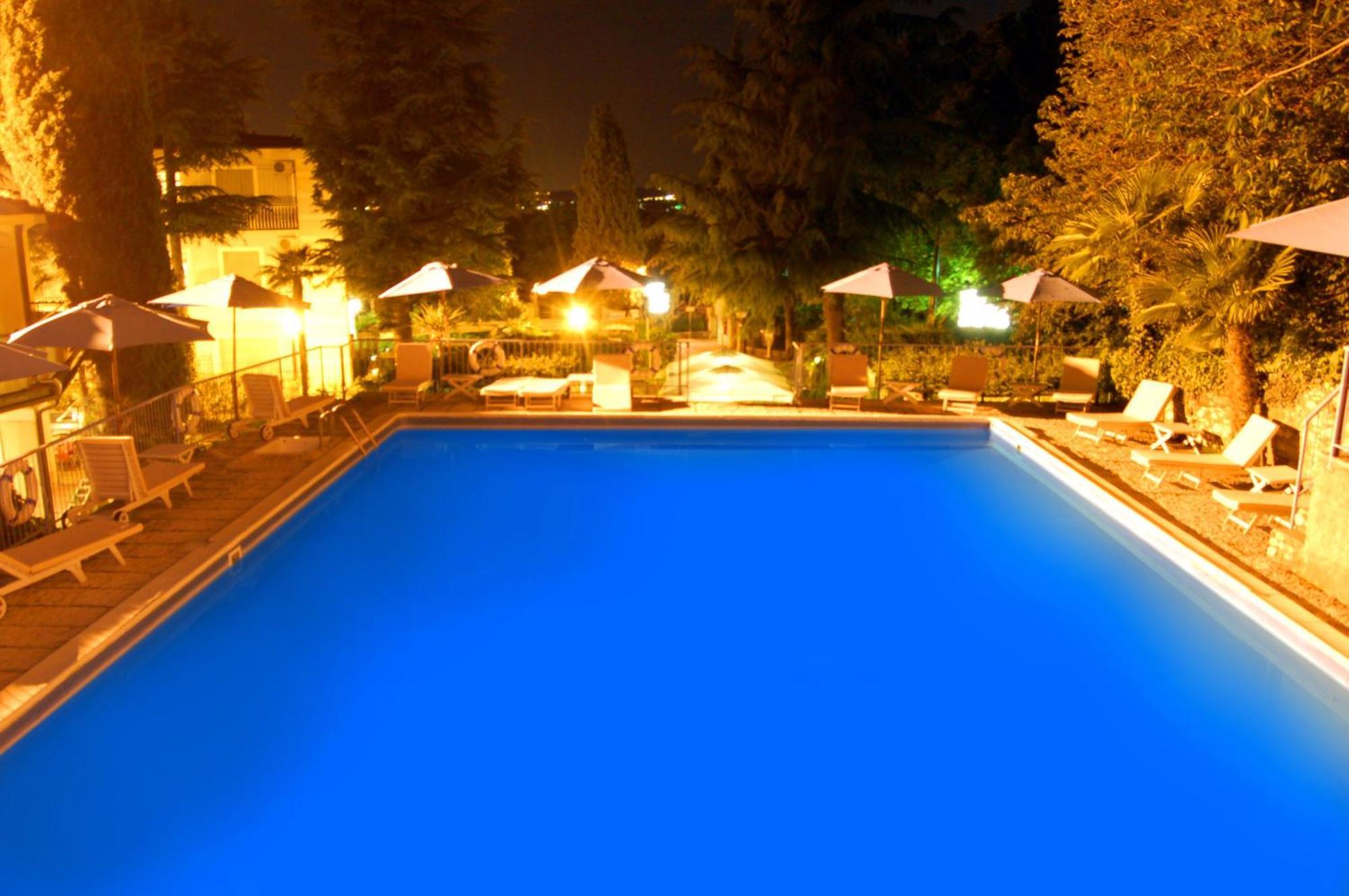 Hotel Broglia ซีร์มิโอเน ภายนอก รูปภาพ
