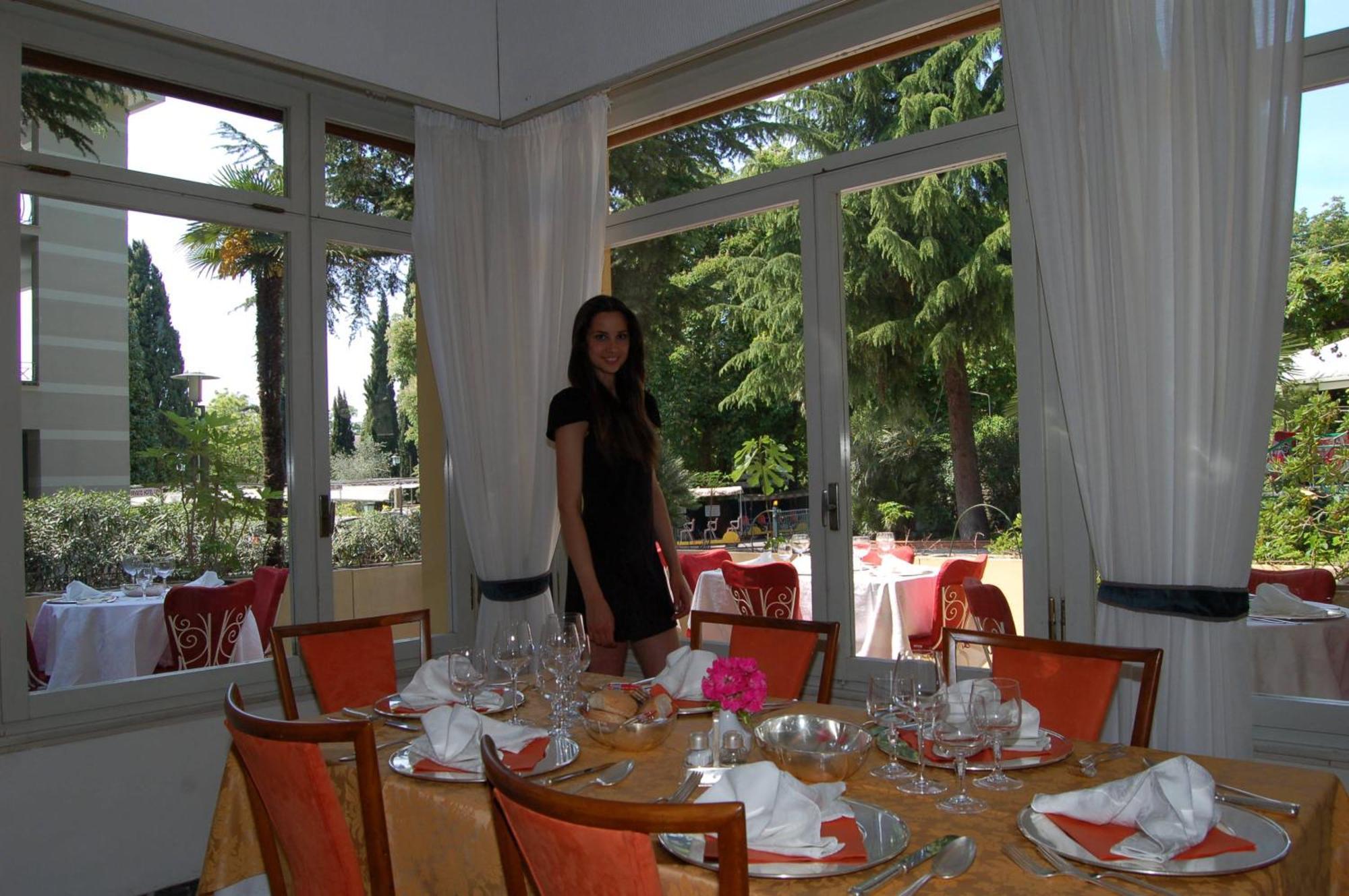 Hotel Broglia ซีร์มิโอเน ภายนอก รูปภาพ