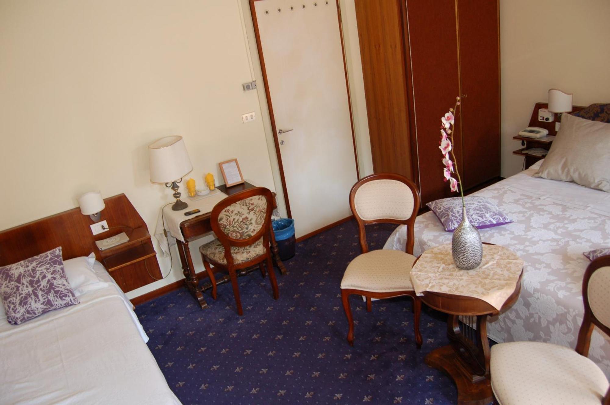 Hotel Broglia ซีร์มิโอเน ภายนอก รูปภาพ