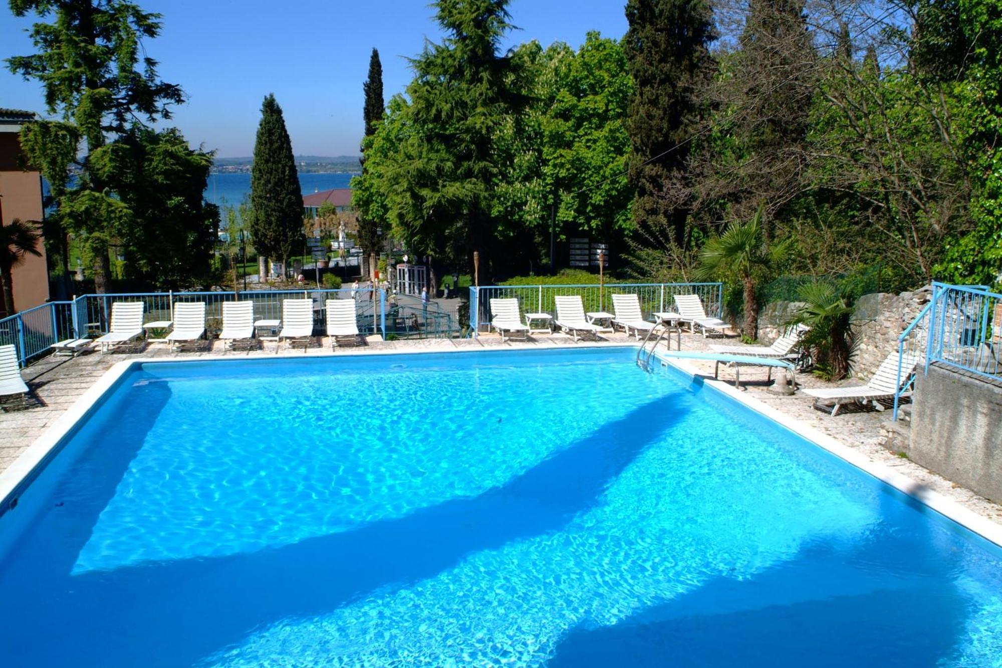 Hotel Broglia ซีร์มิโอเน ภายนอก รูปภาพ