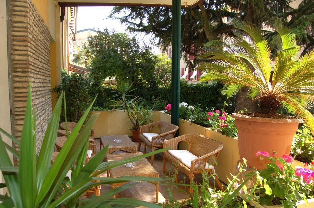 Hotel Broglia ซีร์มิโอเน ภายนอก รูปภาพ
