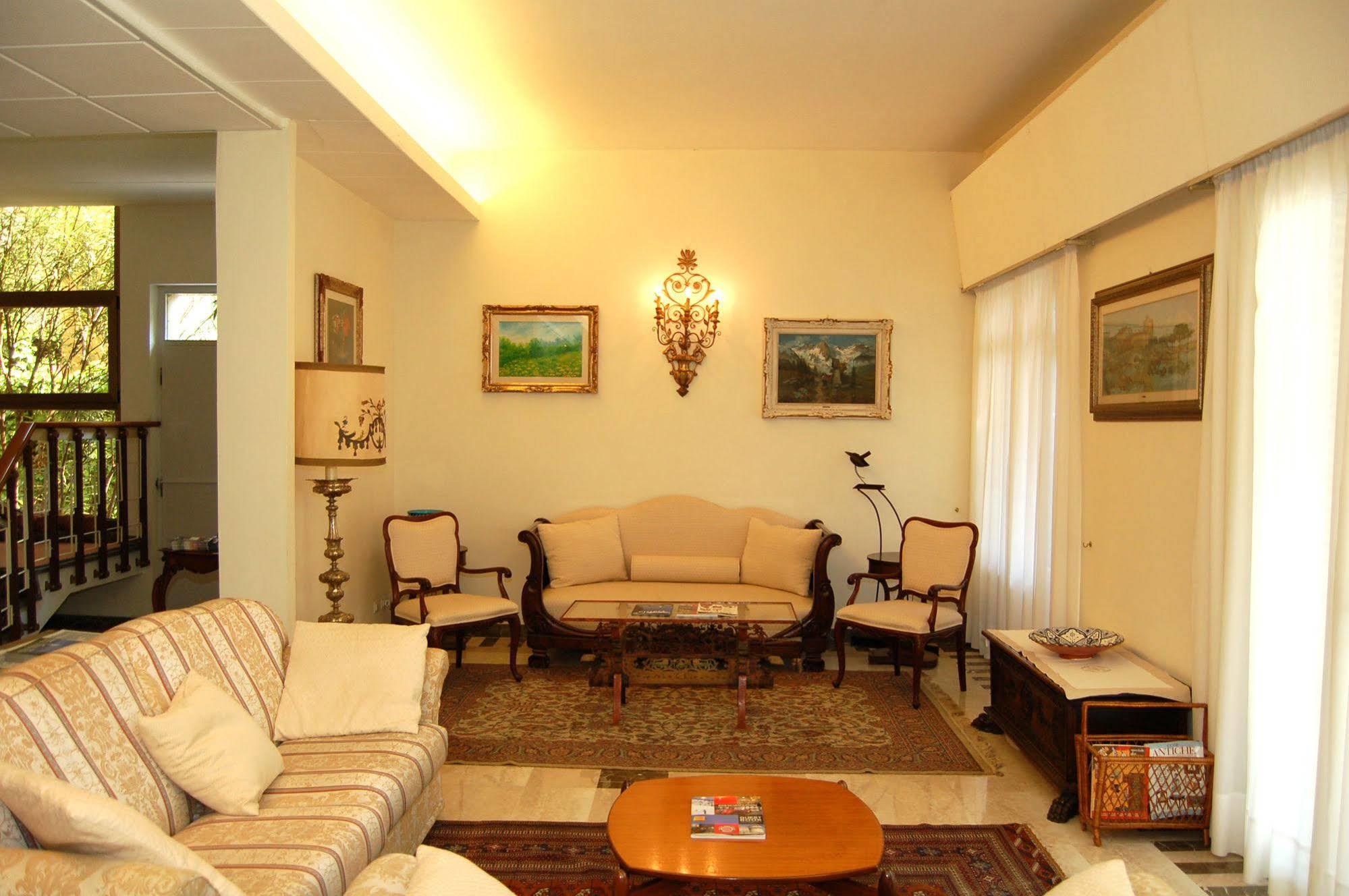 Hotel Broglia ซีร์มิโอเน ภายนอก รูปภาพ