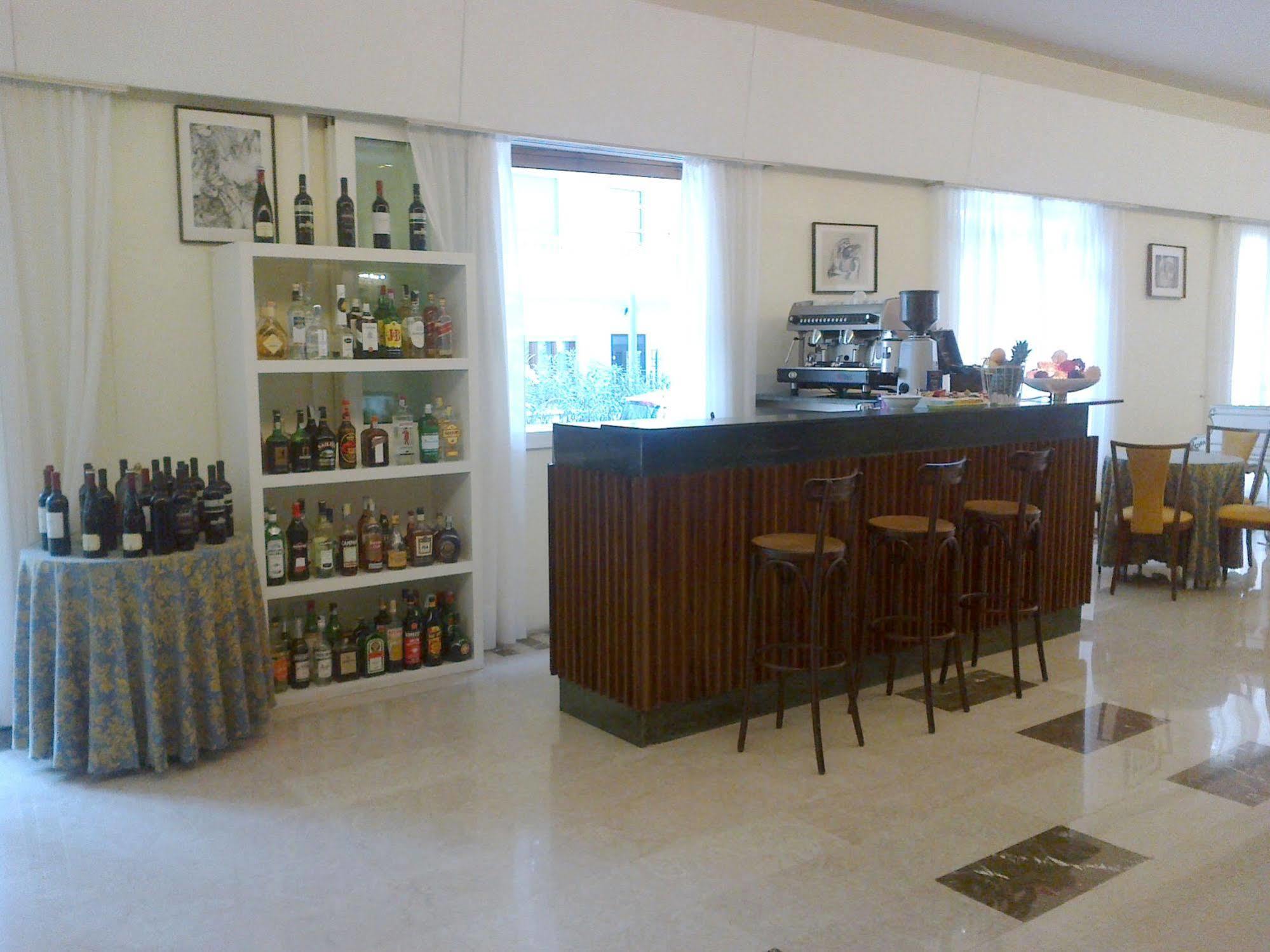Hotel Broglia ซีร์มิโอเน ภายนอก รูปภาพ