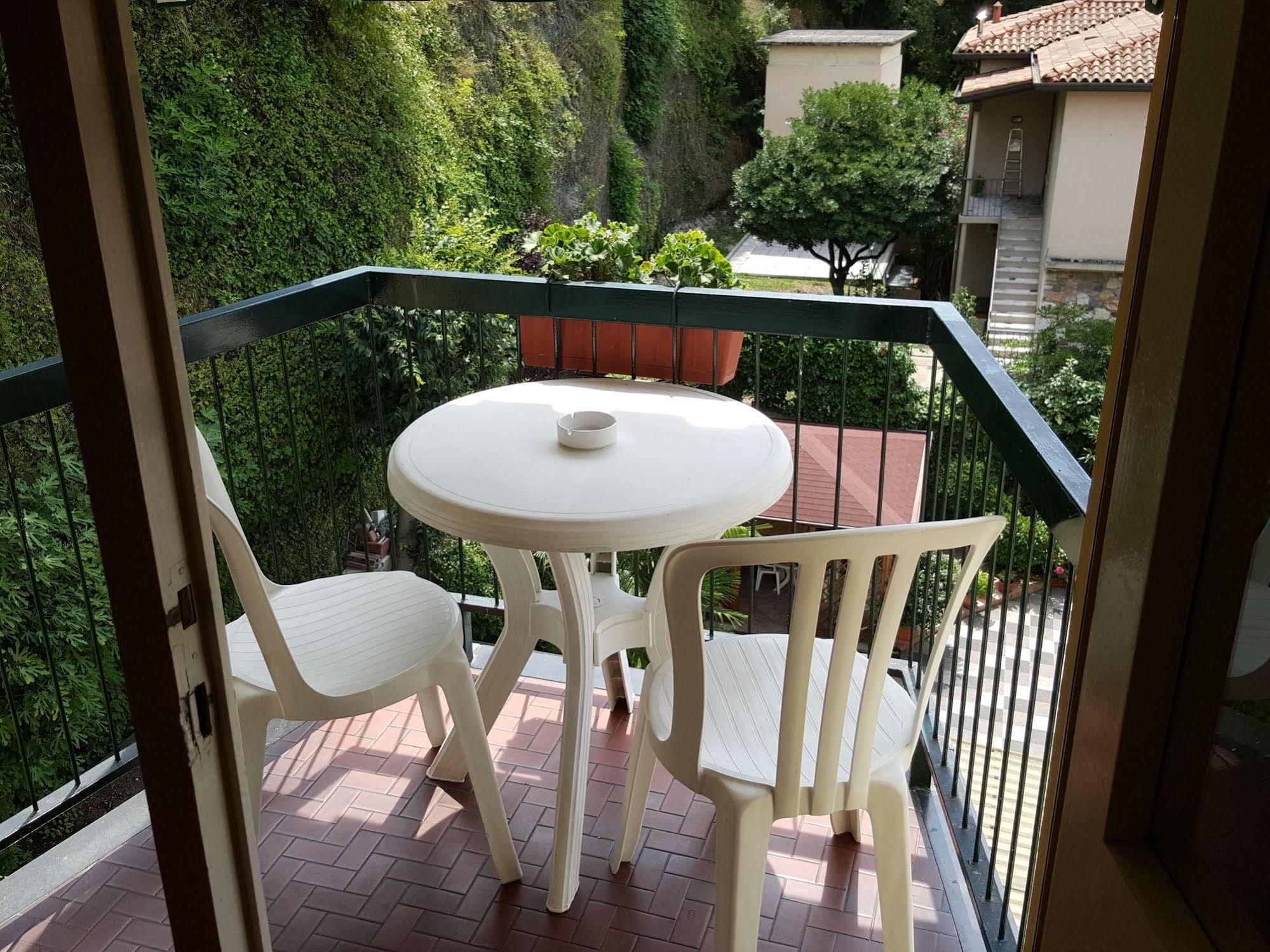 Hotel Broglia ซีร์มิโอเน ภายนอก รูปภาพ