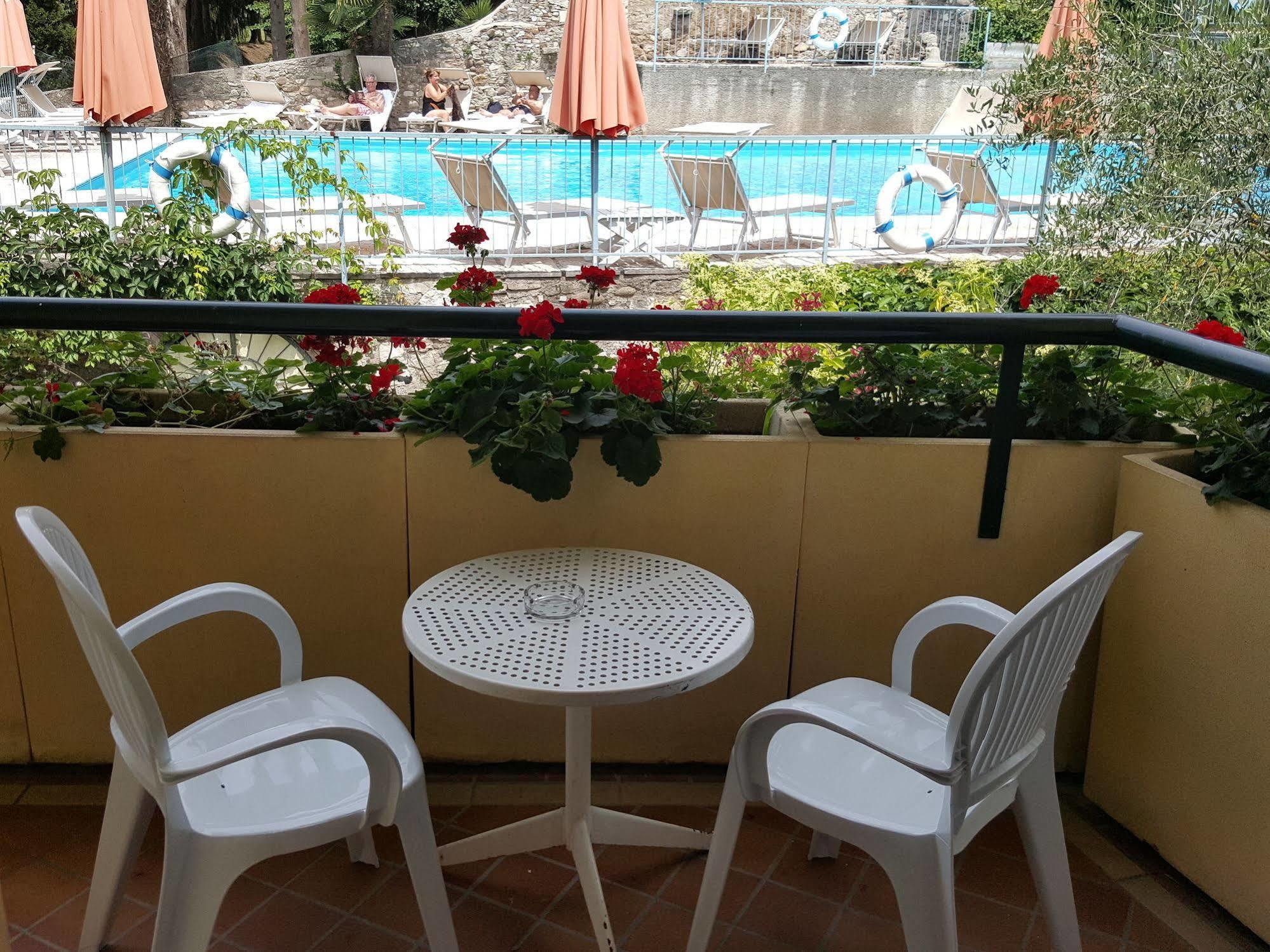 Hotel Broglia ซีร์มิโอเน ภายนอก รูปภาพ