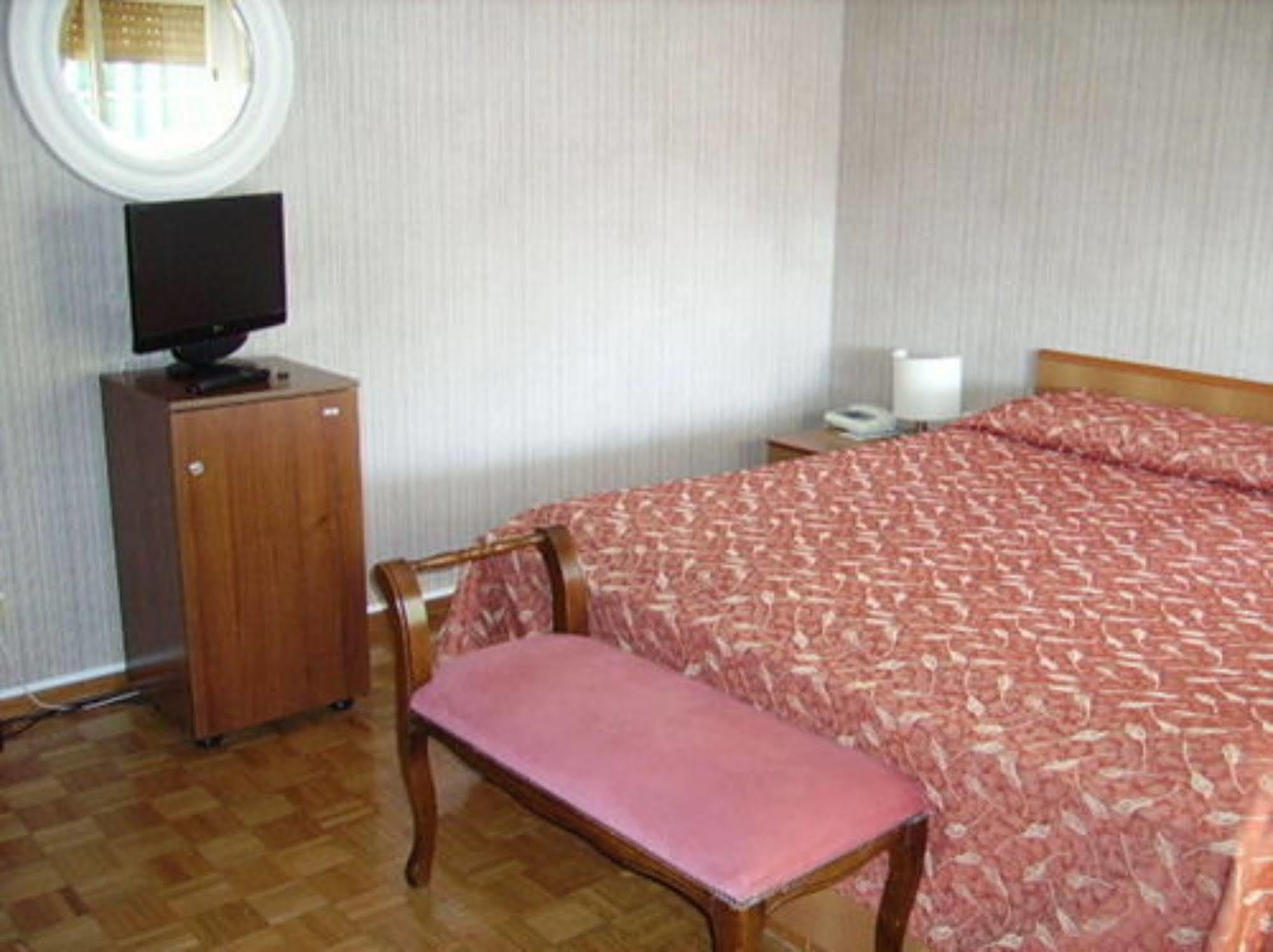 Hotel Broglia ซีร์มิโอเน ภายนอก รูปภาพ